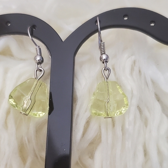 Lemon Handmade Beaded Danity Dangle Earrings 🌴 - Picture 2 of 4